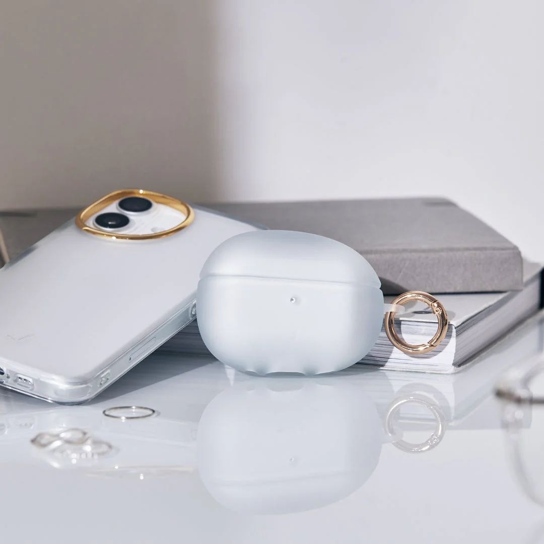 白を基調としたデスク上のガジェット