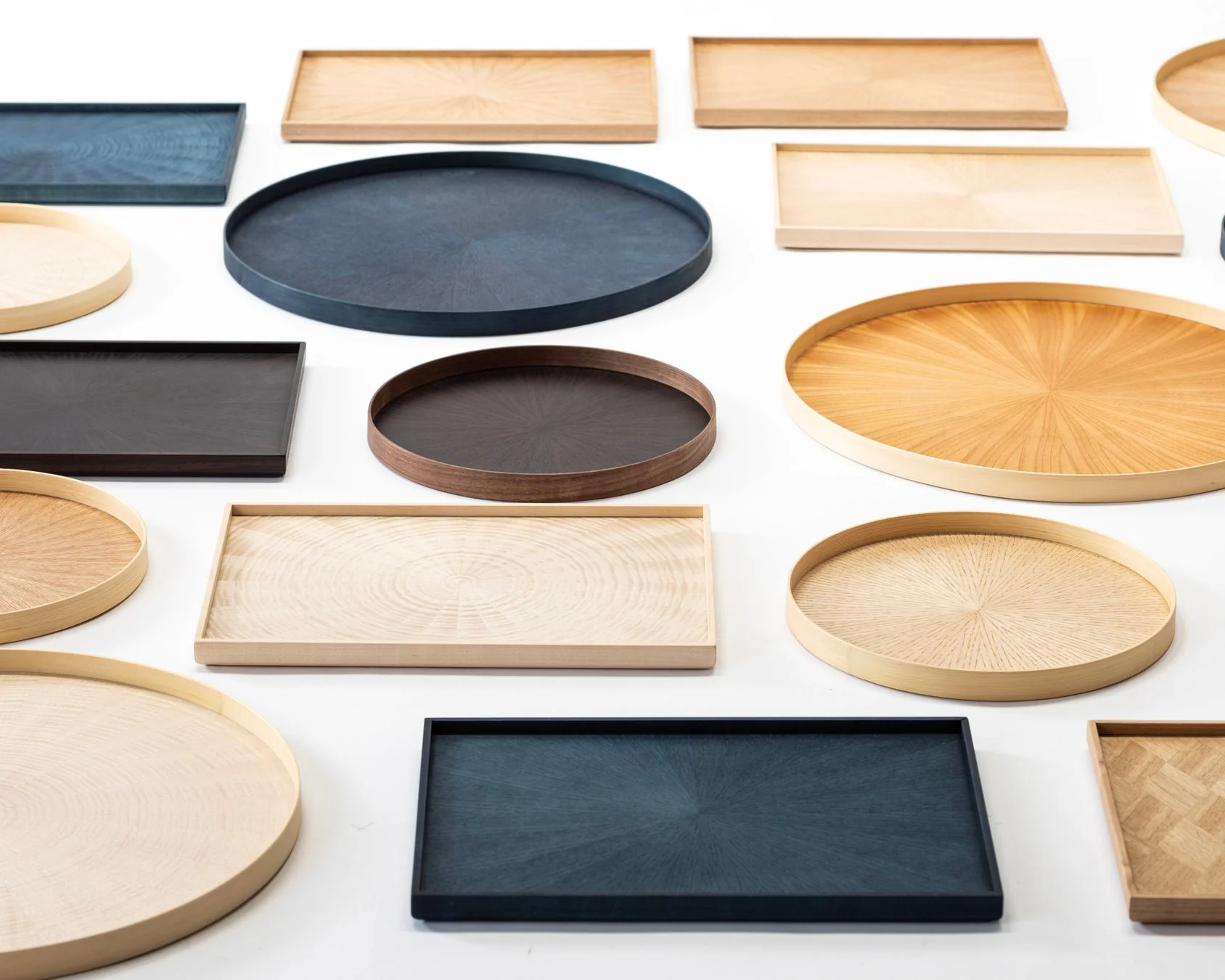 木製トレイの展示