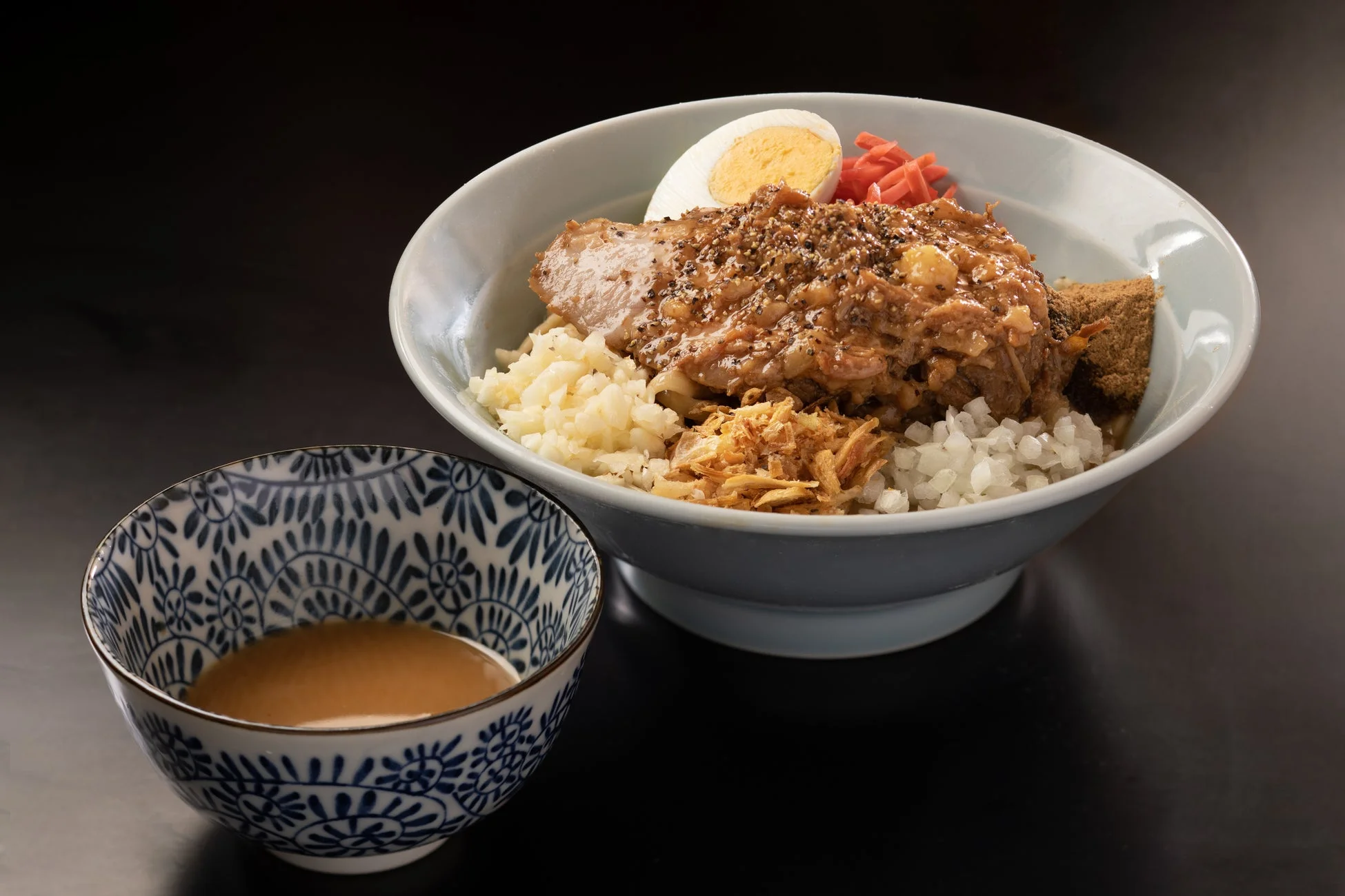 ラーメン富士丸/神谷本店×中華蕎麦 とみ田 ブタカスアブラソバ