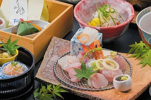 豪華な和会席料理