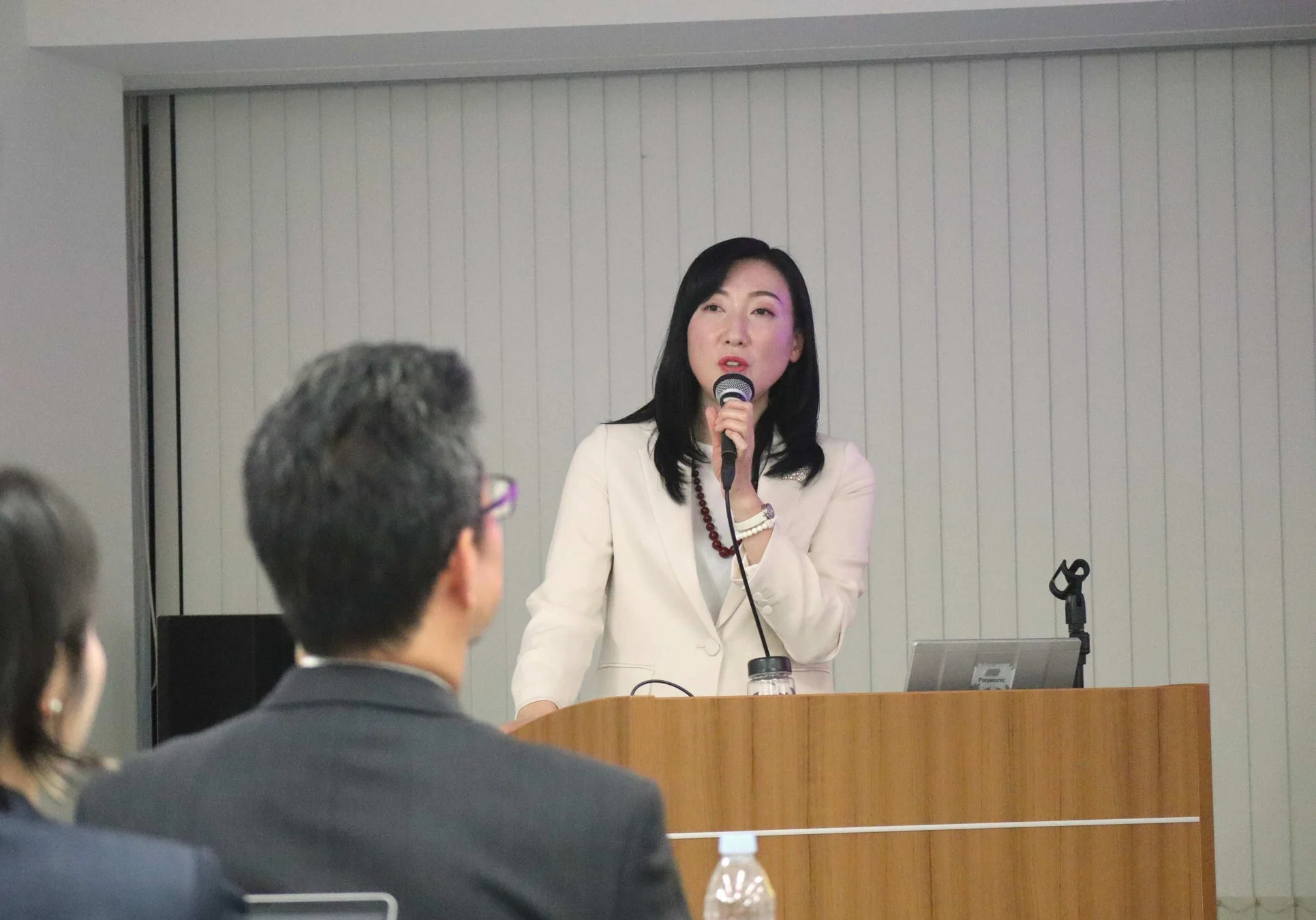 SwiftBridge AIについて説明するStraker Japanの三森氏