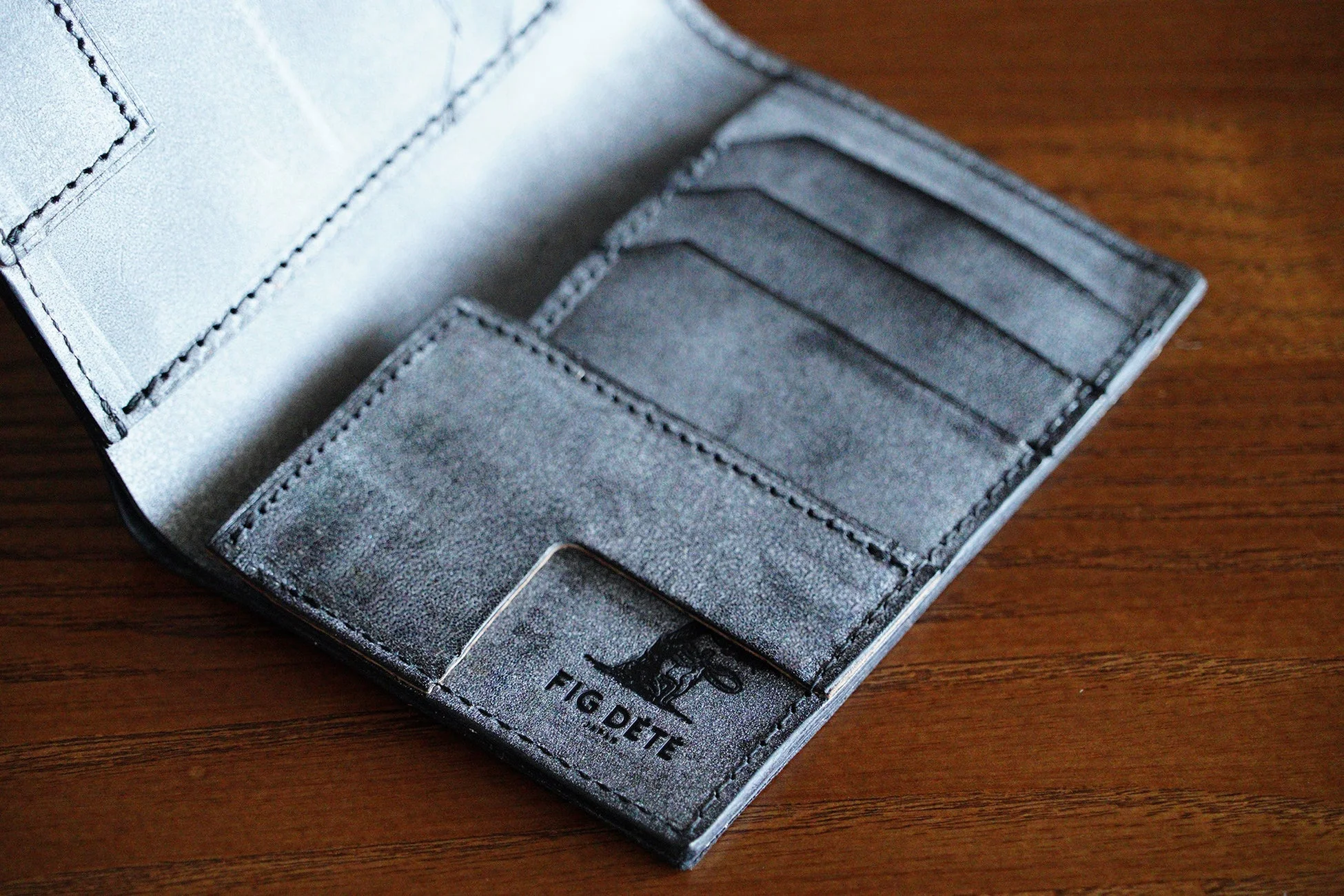 FIG DÉTEロゴ入り財布