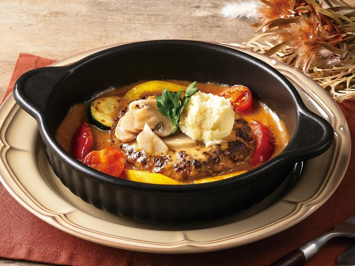 ビーフ100％ 粗挽きハンバーグ ストロガノフソース