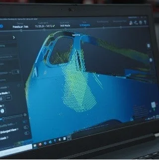 ノートPC画面に3Dスキャンソフトウェアが表示