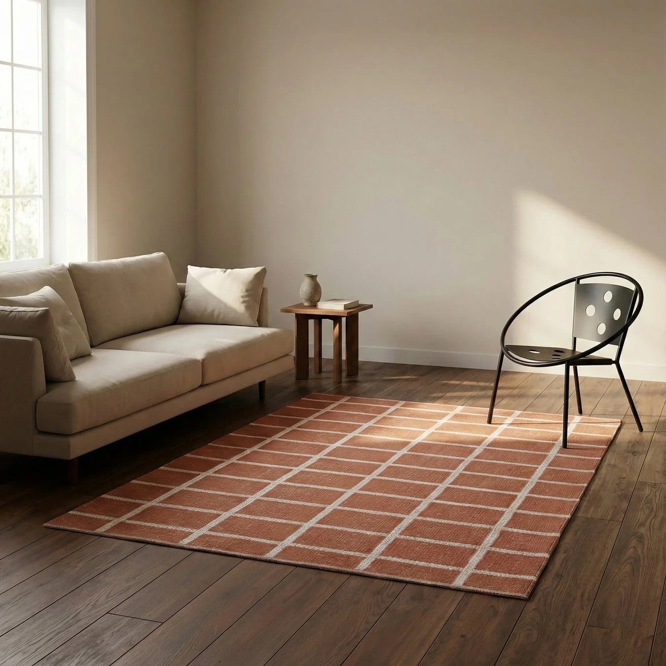 幾何学模様のラグがあるモダンなリビング