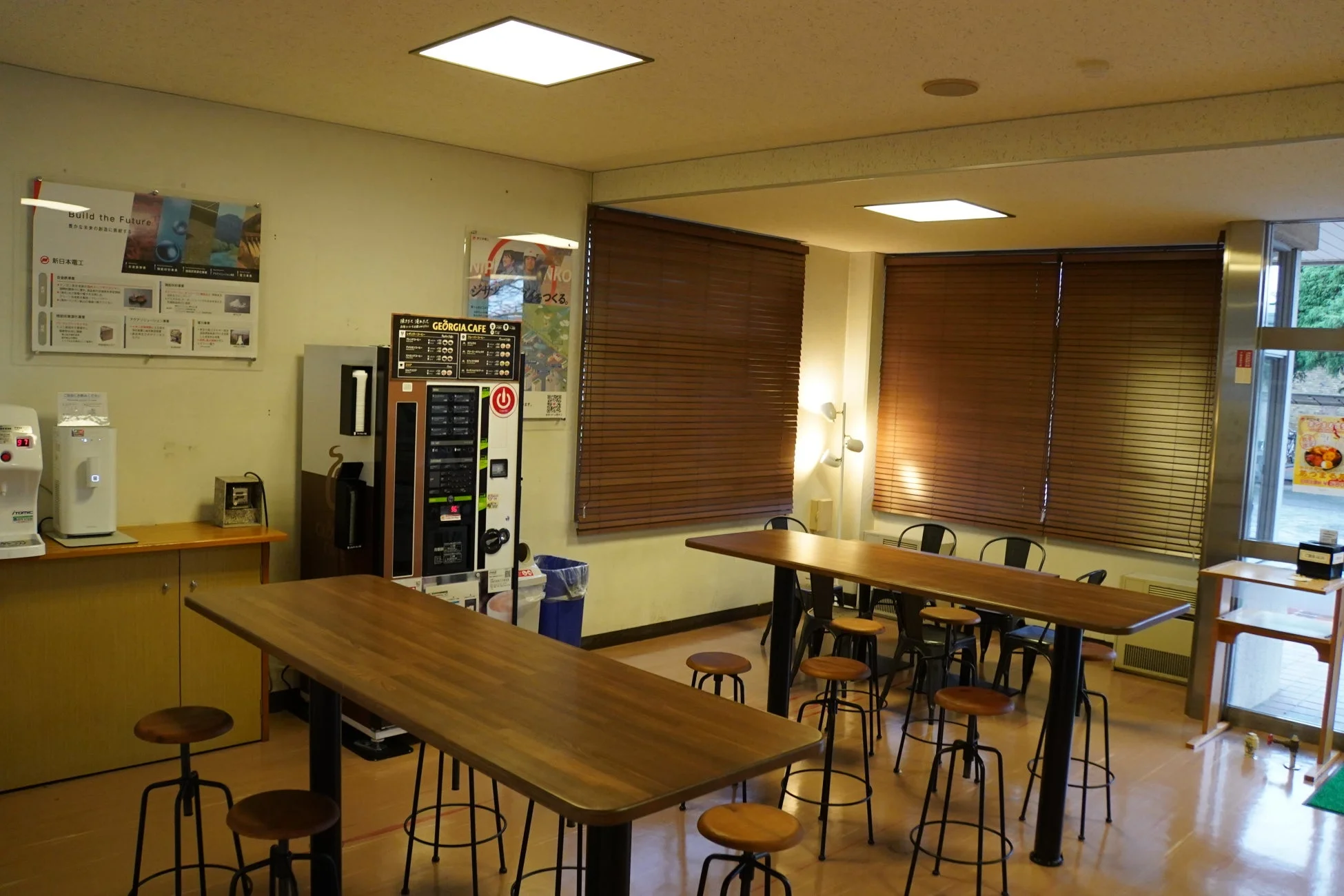 食堂の内部