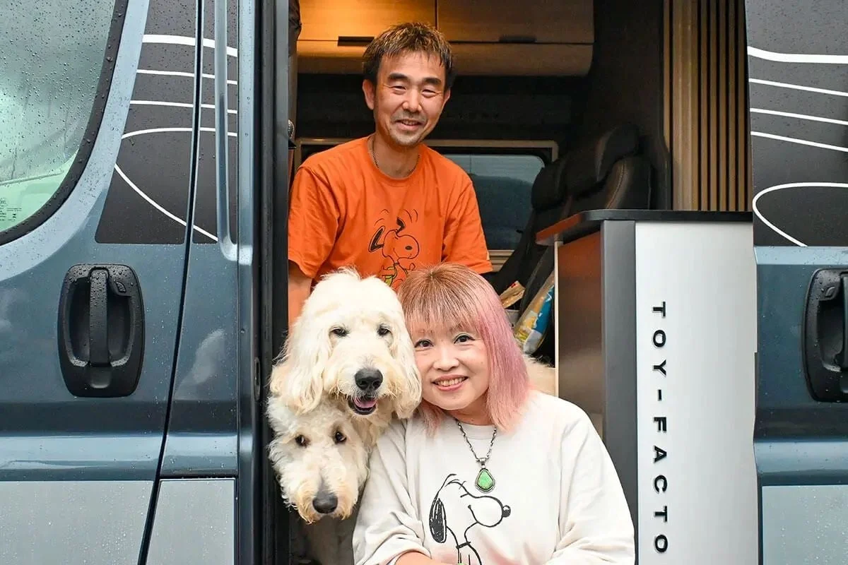 DA VINCIとオーナー夫妻、犬たち