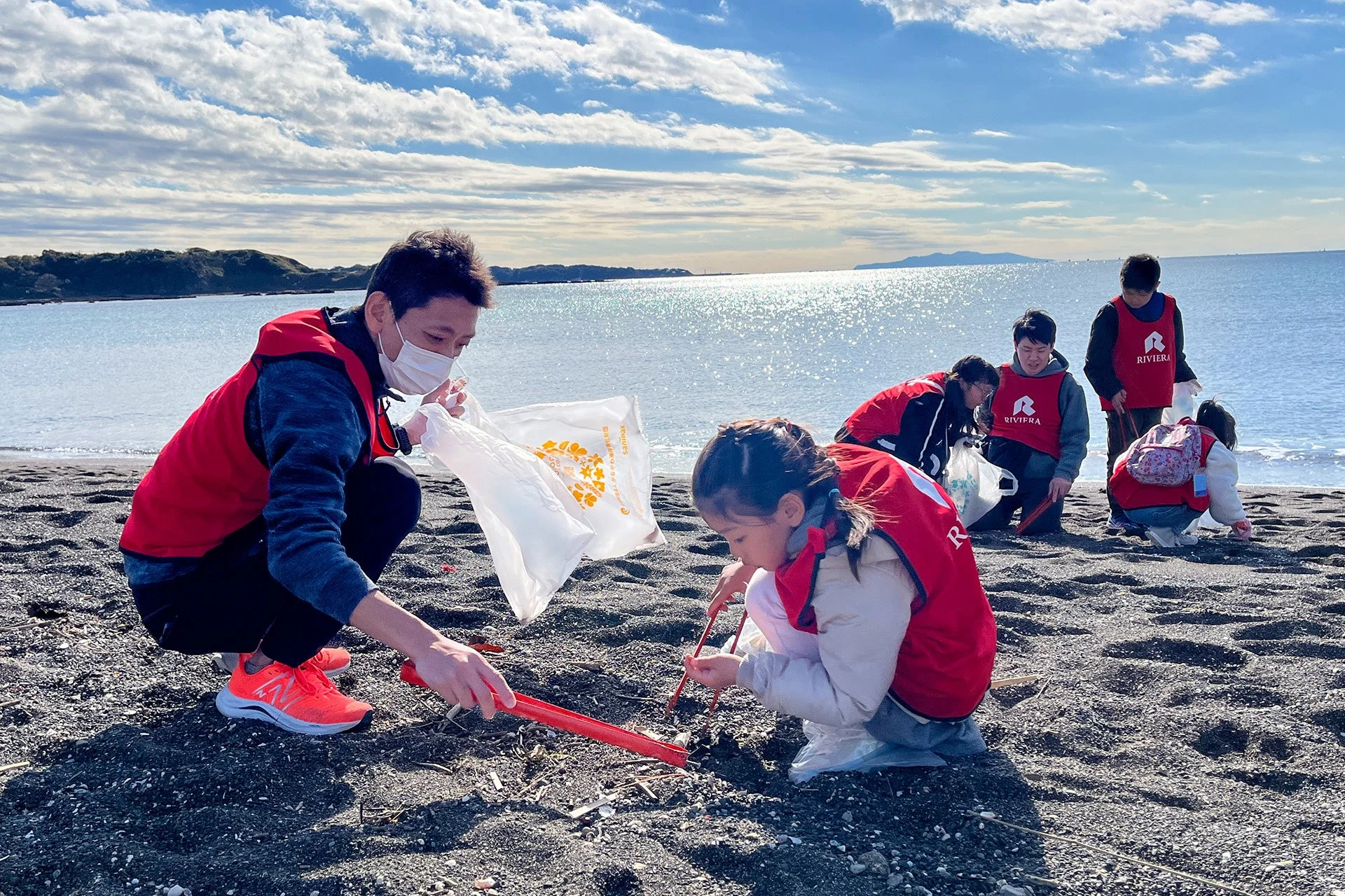 ビーチクリーン活動の様子