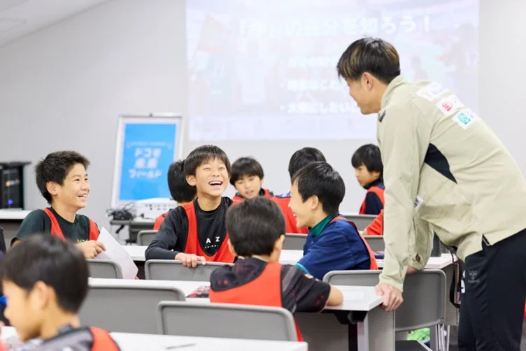 職業講話講師と子供たち