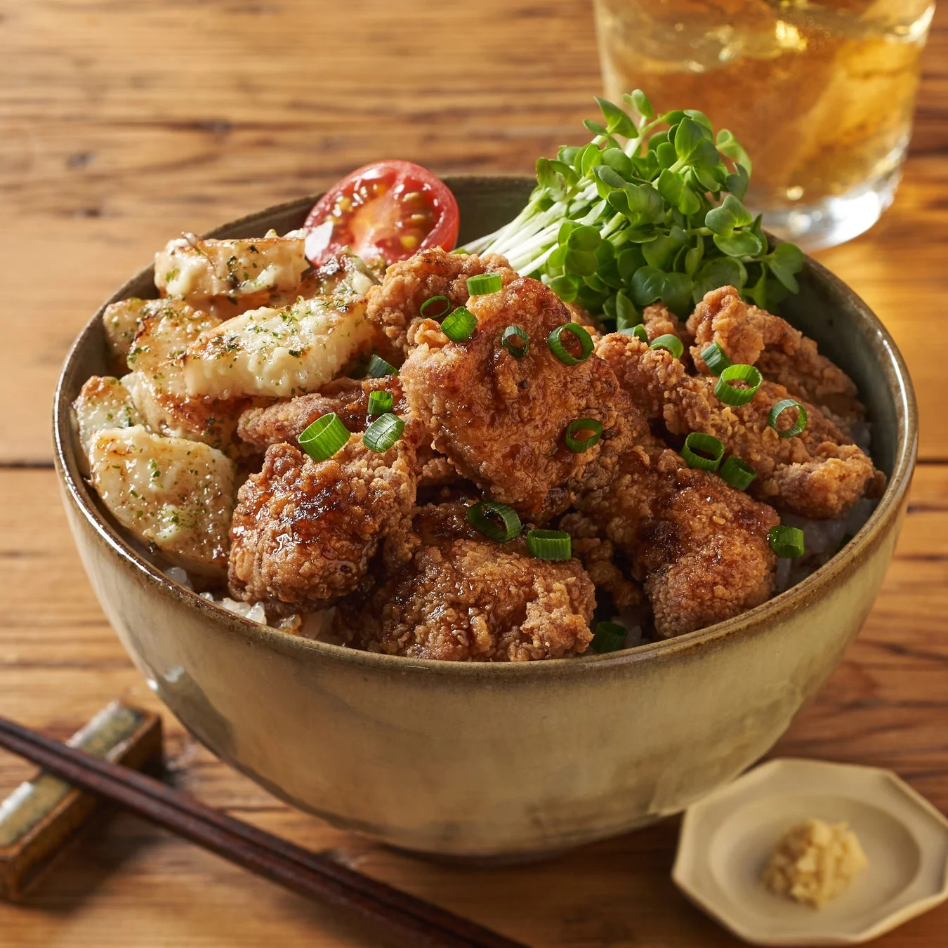 釧路名物！ニンニク醤油のザンギ丼の画像