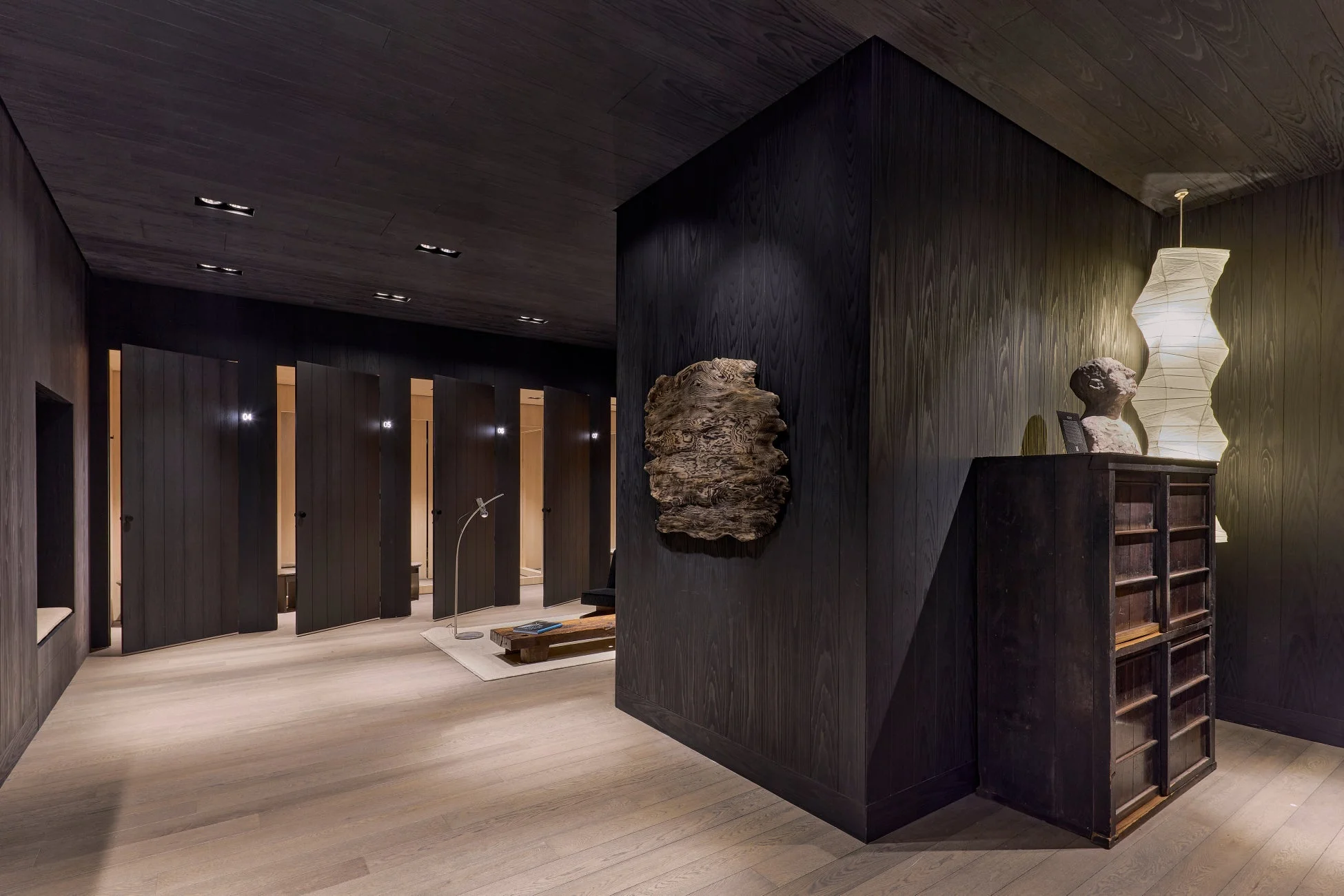 モダンなインテリア、間接照明