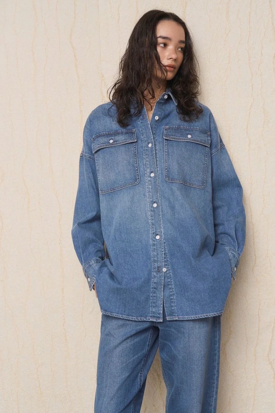 Healthy Denim デニムオンデニムの女性