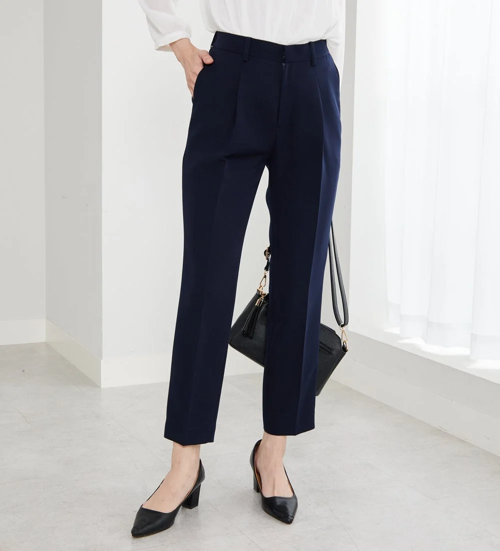 センタータックテーパードパンツ