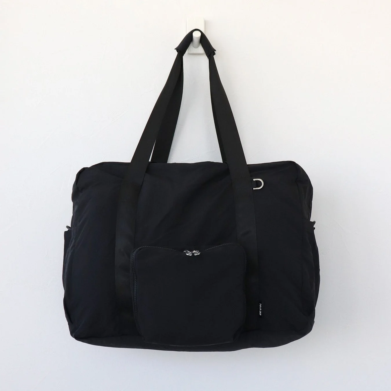 黒いトートバッグ