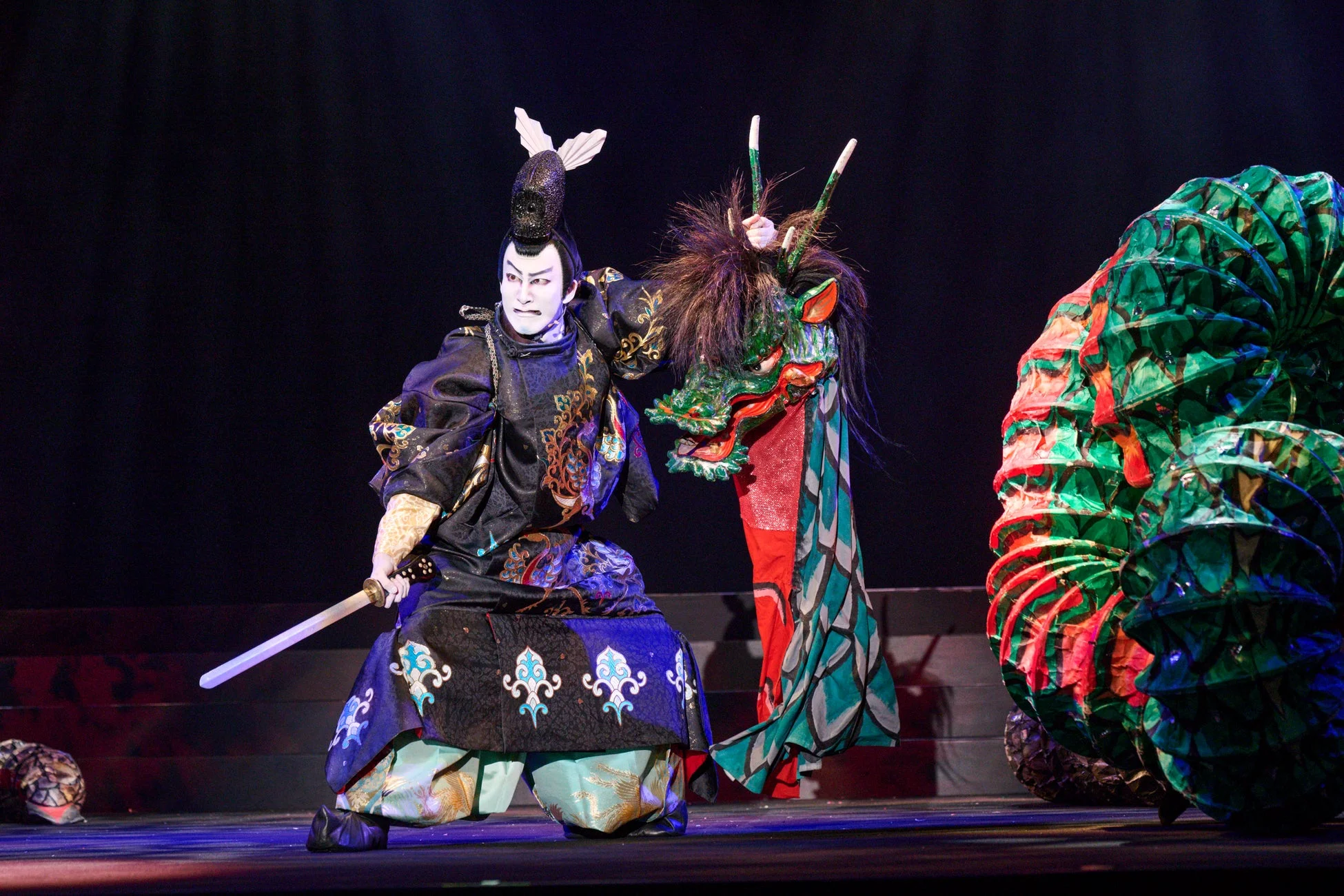 歌舞伎役者、刀、龍