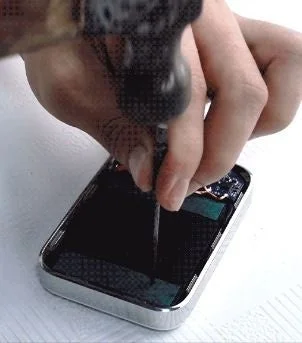 ハンマーで叩いても発火しにくい準固体電池