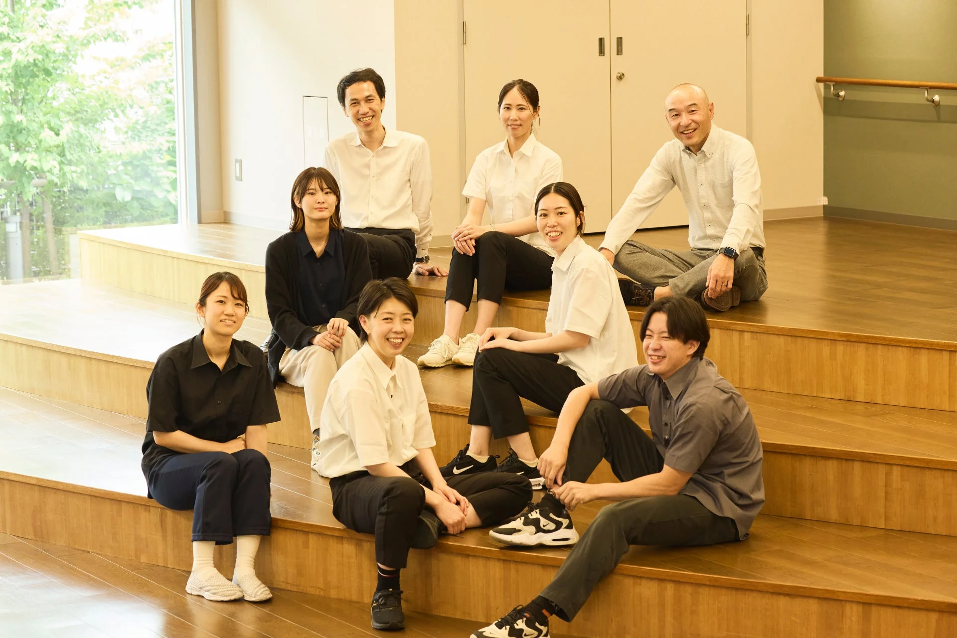 笑顔のチームメンバー