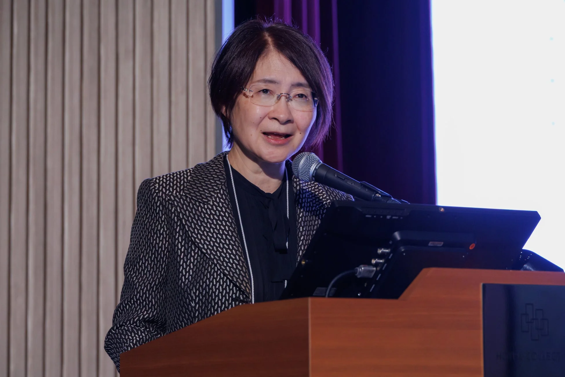 荒田尚子先生の講演