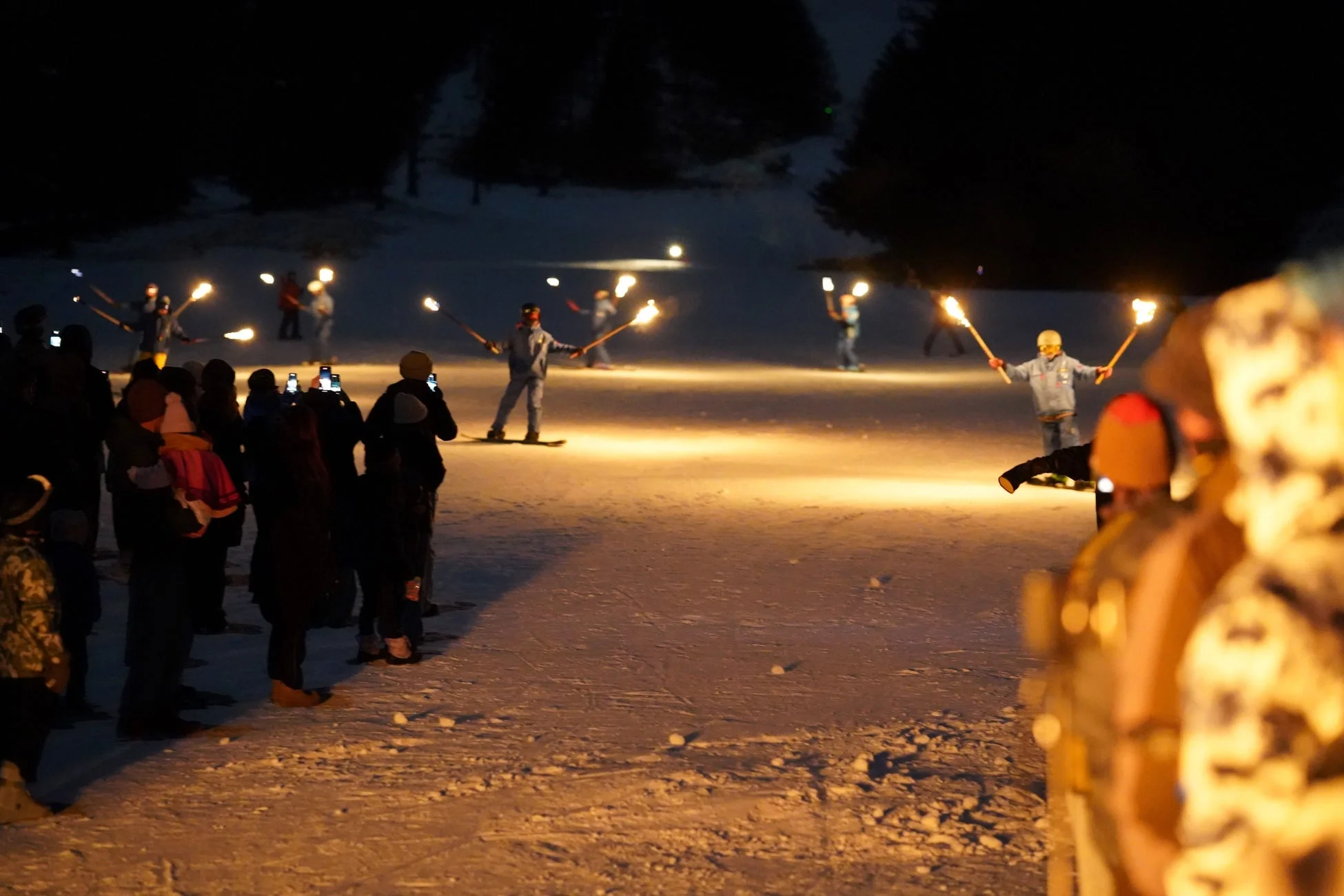 松明滑走の様子
