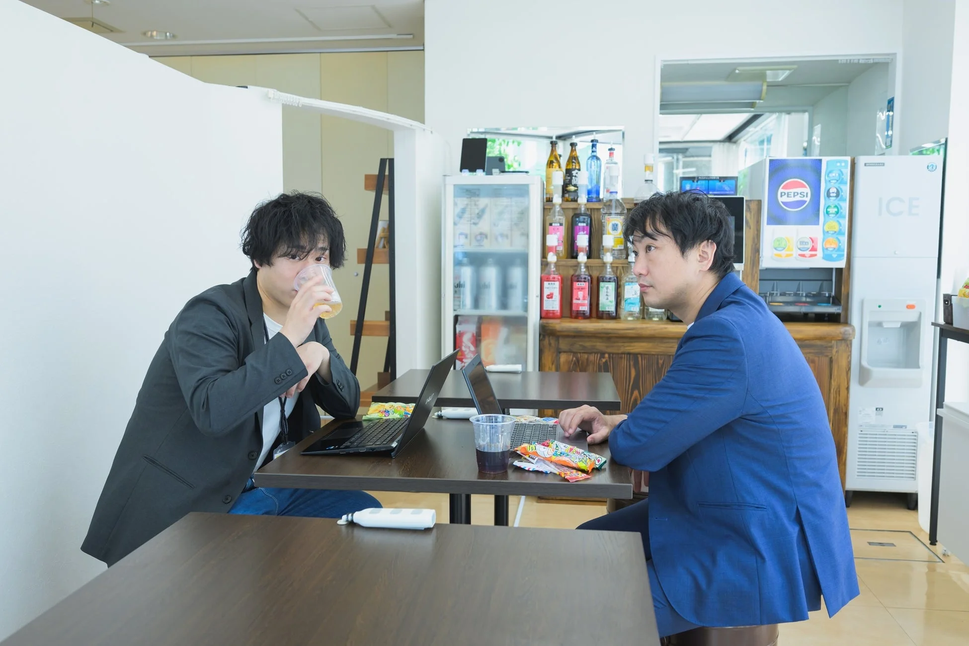 交流する参加者