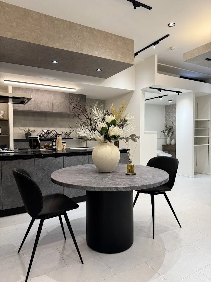 モダンなダイニングキッチン